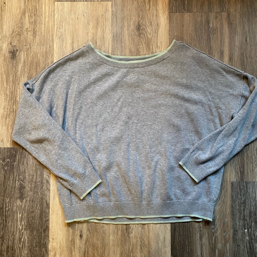 Victoria's Secret Embroidered Gray Crew Neck Long Sleeve‎ Cashmere Sweater Small